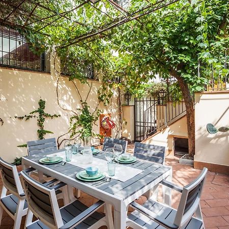 Santa Reparata Apartment With Patio And Terrace Florença Exterior foto